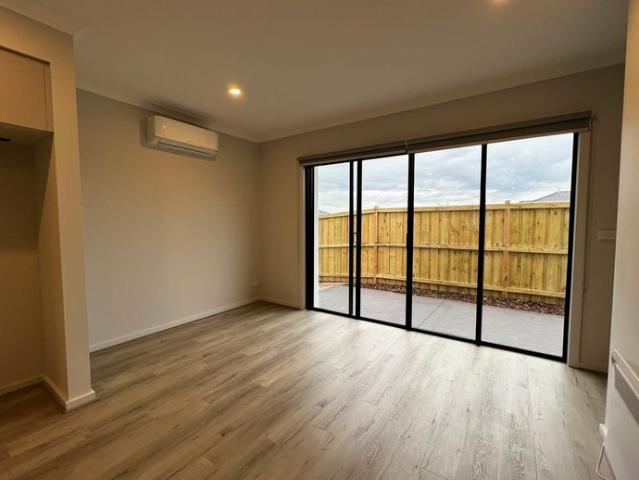 Townhouse for rent in Camerons Creek, Victoria