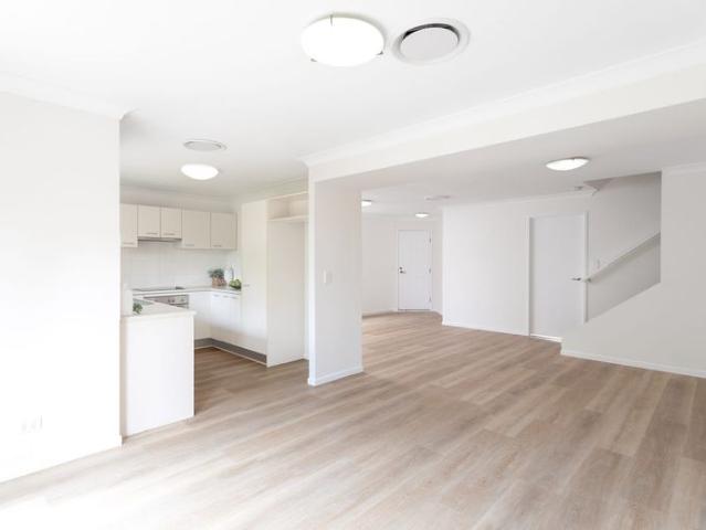 Townhouse for rent in Toombul, Queensland