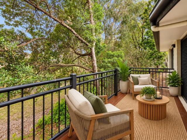 Townhouse for rent in Holland Park West, Greater Brisbane