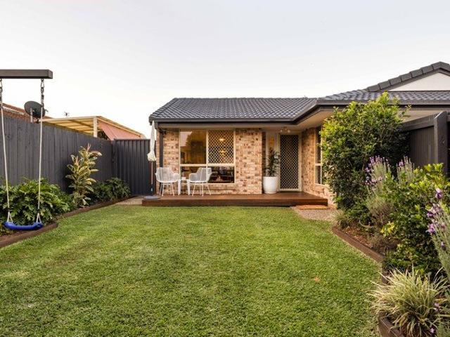 Duplex for sale in Varsity Lakes, Gold Coast City
