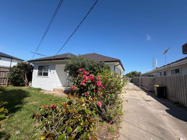 House for rent in Sunshine West, Melbourne