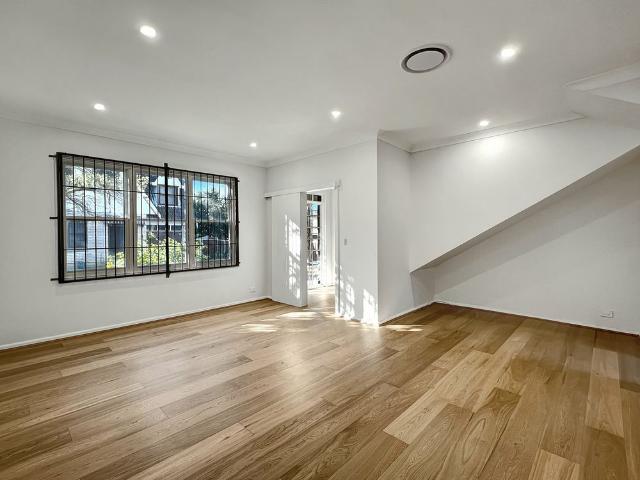Townhouse for rent in Sydney, New South Wales