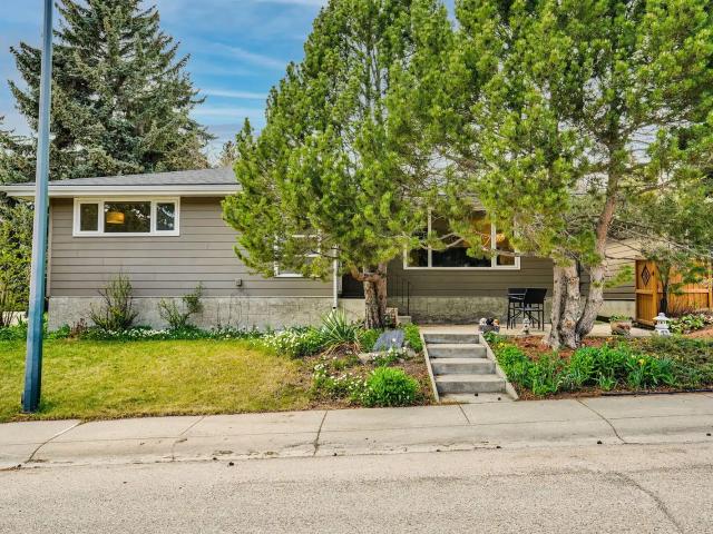 Apartment for rent in Charleswood, Calgary