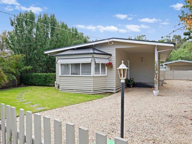 House for sale in Benalla West, Benalla