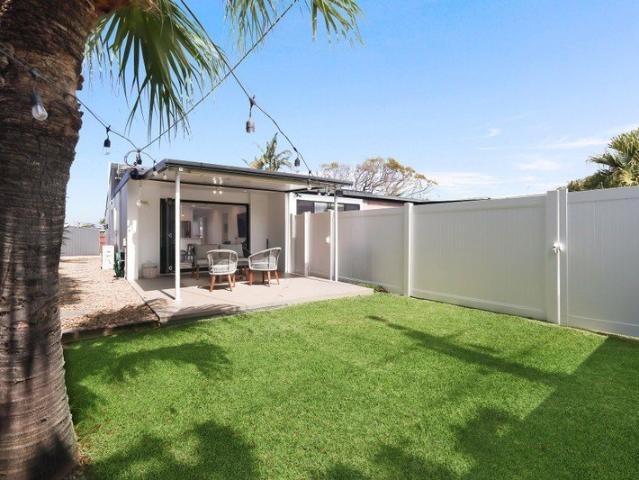 Duplex for sale in Miami, Gold Coast City