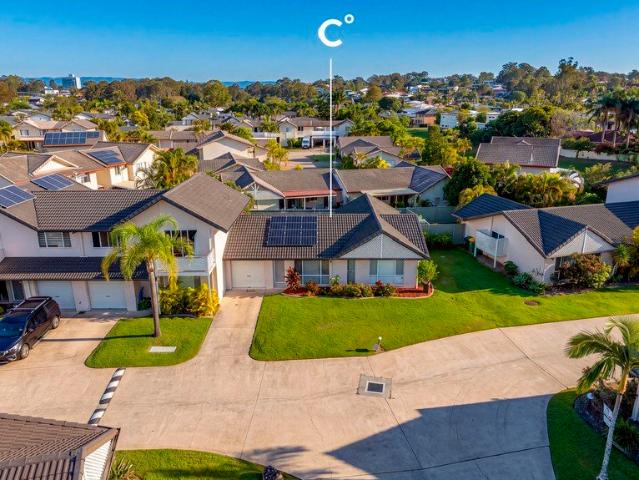 Villa for sale in Benowa, Gold Coast City