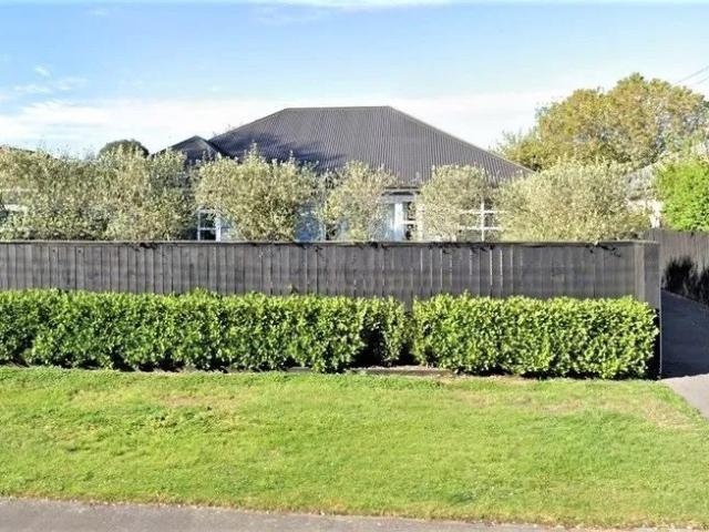 House for rent in Chaslands, Canterbury