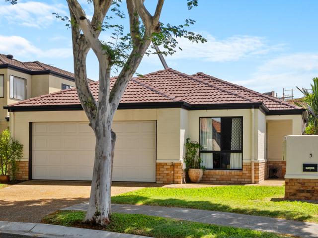Villa for sale in Toombul, Queensland