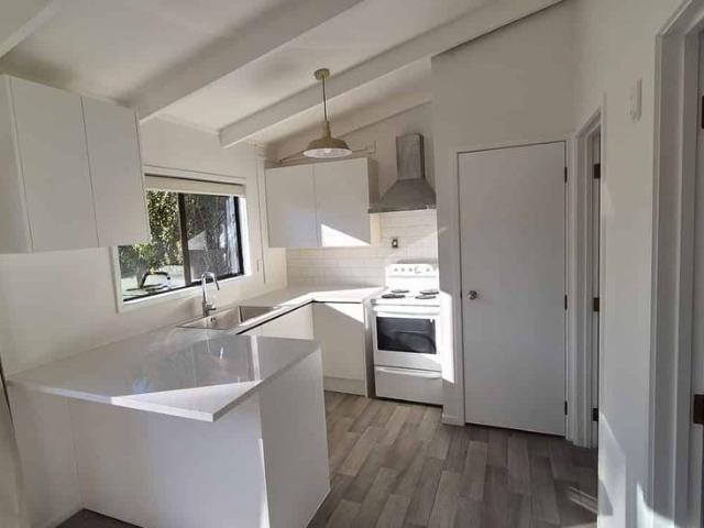 House for rent in Oratia
