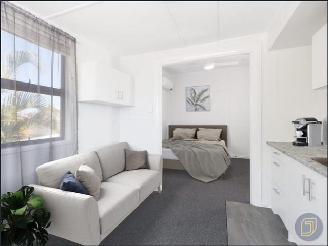 Granny Flat for rent in Deagon, City of Brisbane
