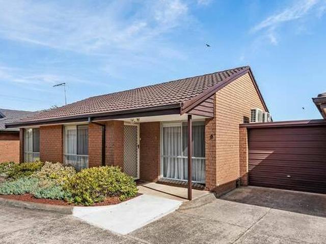 House for sale in Dandenong