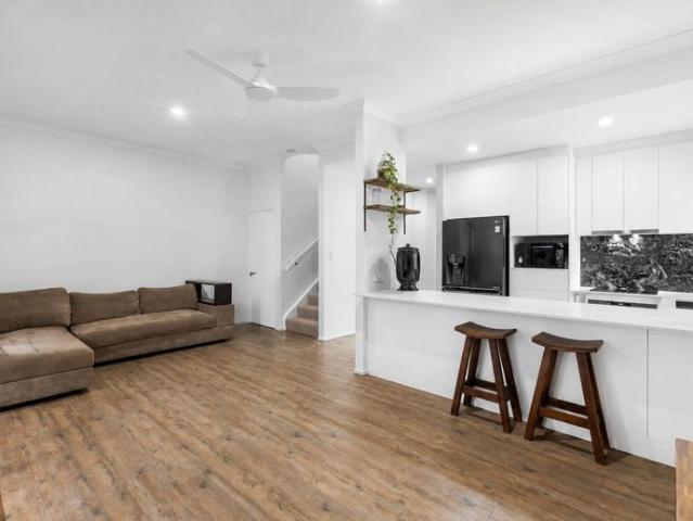Townhouse for rent in Banora Point, New South Wales