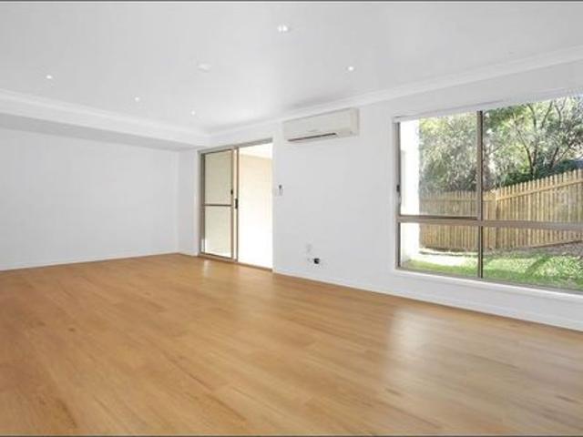 Townhouse for rent in Fernbrook, Queensland