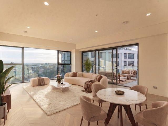 Apartment for sale in Lower North Shore, Sydney