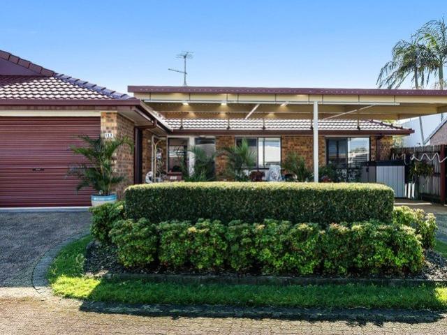 Villa for sale in Kings Creek, Queensland