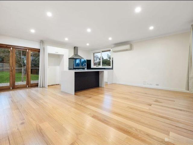 House for rent in Mooroolbark Heights Estate, Melbourne
