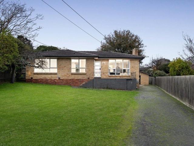 House for rent in Mooroolbark Heights Estate, Melbourne