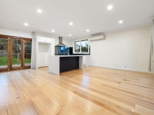 House for rent in Mooroolbark Heights Estate, Melbourne