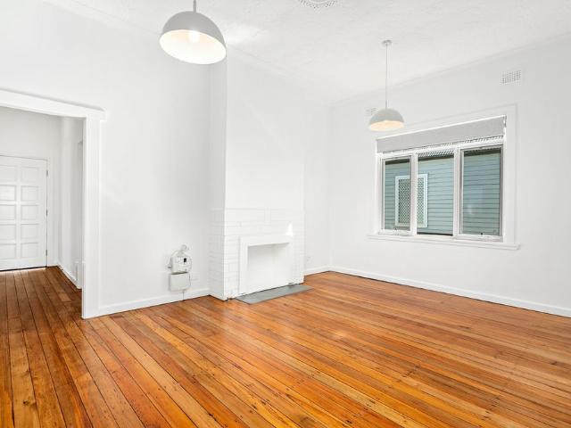 House for rent in Wollongong West, New South Wales
