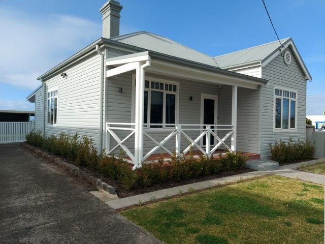 House for rent in Wollongong West, New South Wales