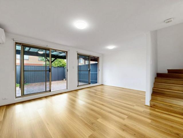 Townhouse for rent in Sydney, New South Wales