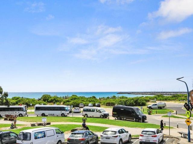 Townhouse for sale in Apollo Bay, Victoria