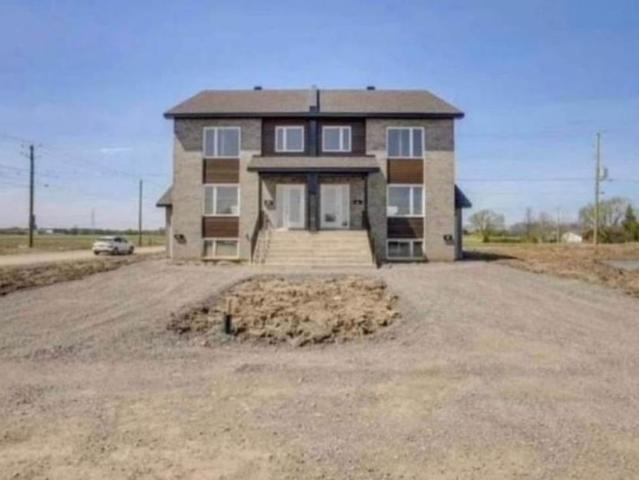Apartment for rent in Saint-Anicet, Montérégie