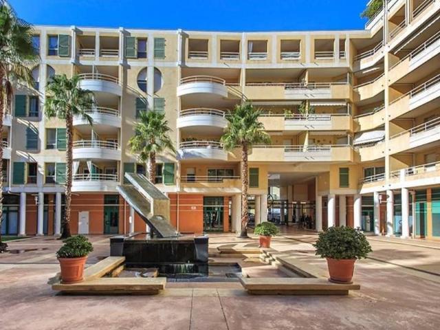 Studio location à Le Port, Nice
