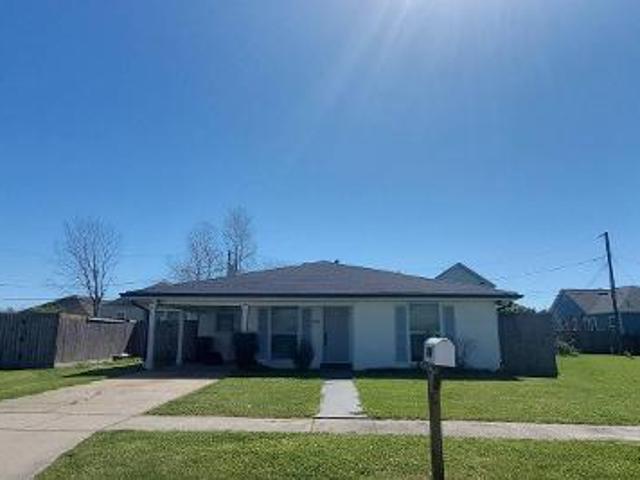 House for sale in Arabi