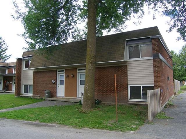 Townhouse for rent in Beaverbrook Lane, Ottawa
