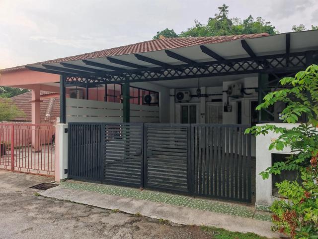 Terraced House for sale in Tanjong Sepat, Selangor
