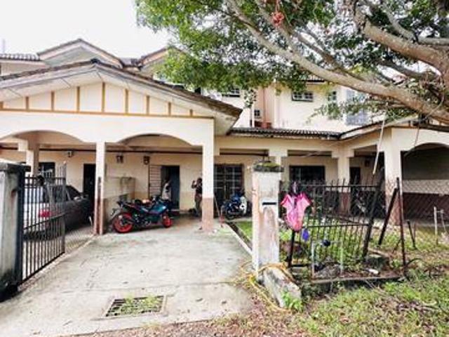Terraced House for sale in Paka