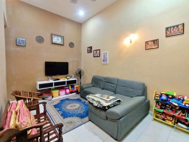 Terraced House for sale in Malaka