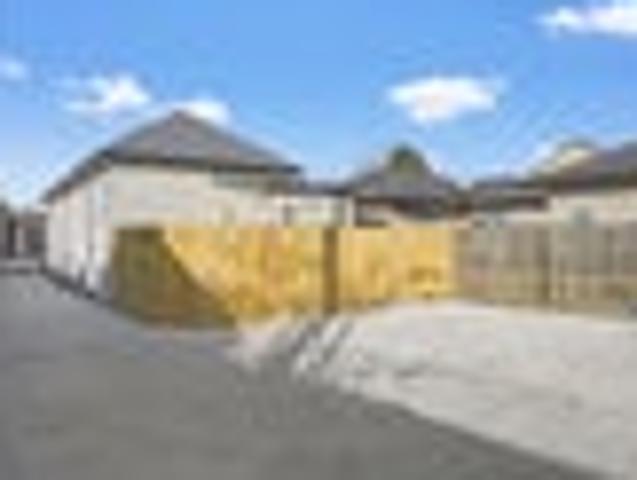 Townhouse for sale in Heathcote, Canterbury