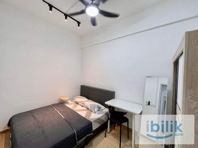 Room for rent in Petaling, Alam Impian