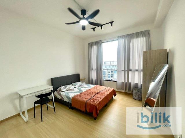 Room for rent in Petaling, Alam Impian