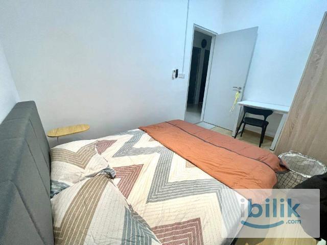 Room for rent in Petaling, Alam Impian