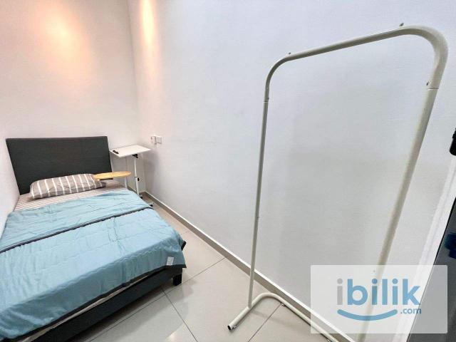 Room for rent in Petaling, Alam Impian