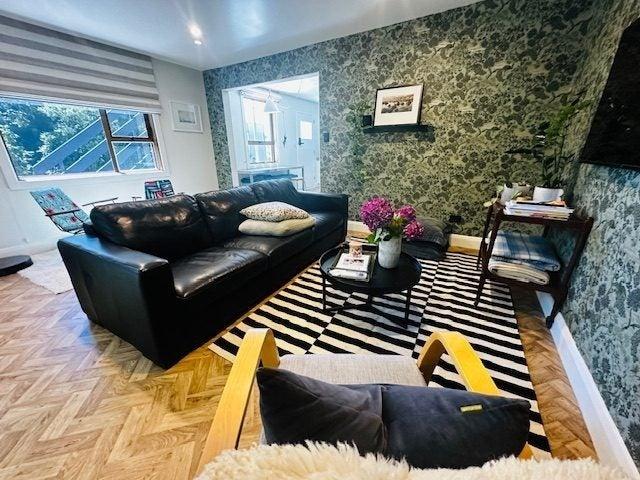 Townhouse for rent in Chaslands, Canterbury