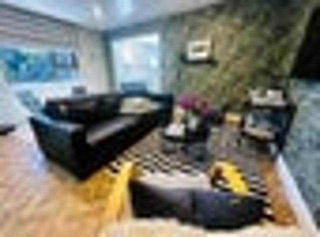 Townhouse for rent in Chaslands, Canterbury
