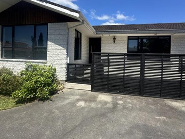 Apartment for rent in Chaslands, Canterbury