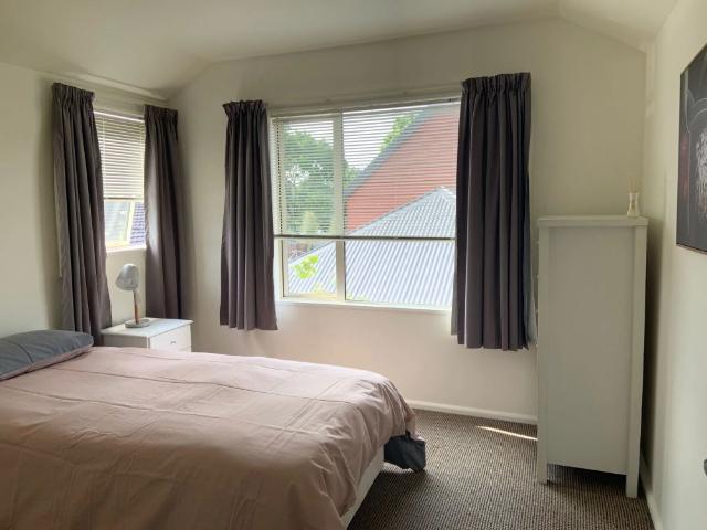 Townhouse for rent in Chaslands, Canterbury