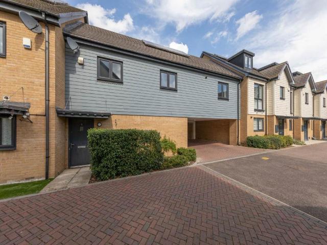 Apartment for rent in Woodford Bridge, Greater London