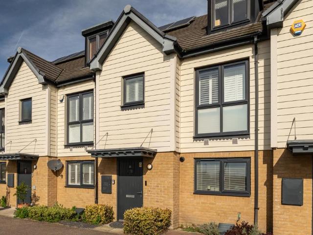 House for rent in Woodford Bridge, Greater London