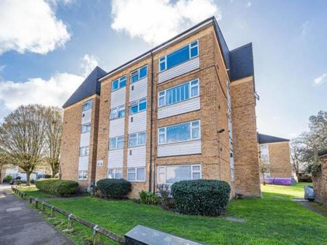 House for sale in London Borough of Hounslow, Cat Hill