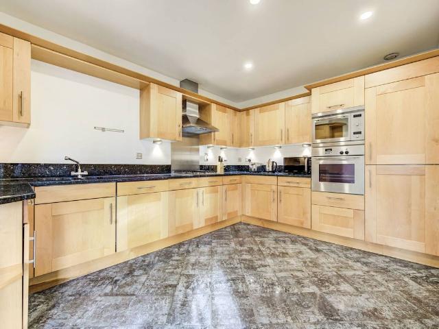 Apartment for rent in Kensington, Greater London
