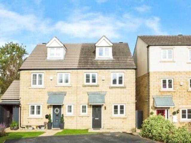 House for sale in Halifax, West Yorkshire