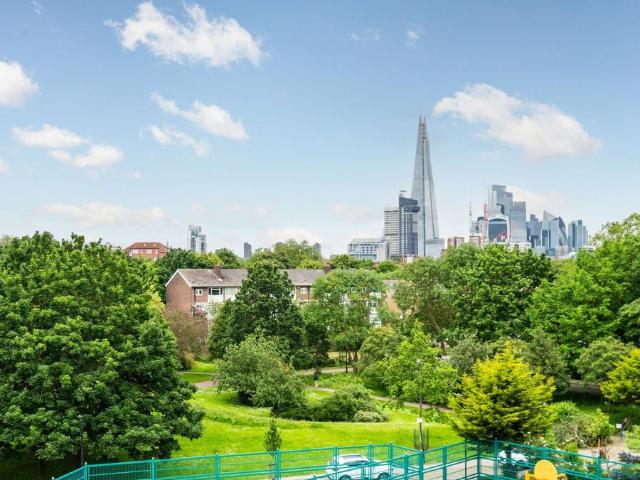 Apartment for rent in Walworth, Greater London