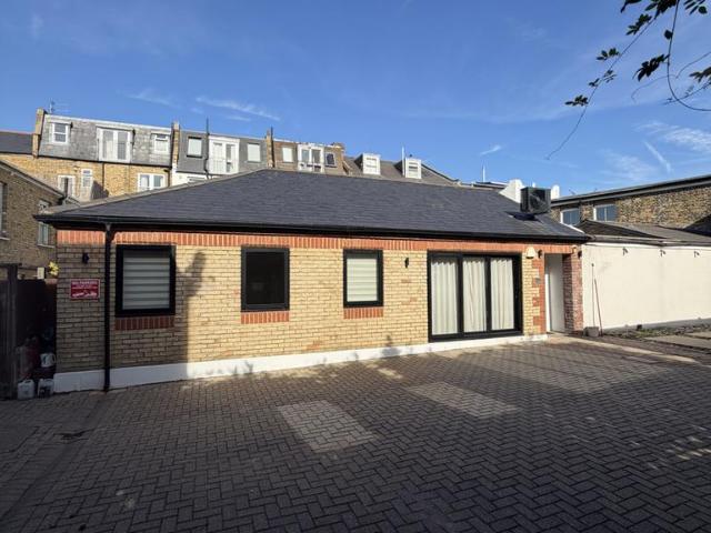 Apartment for rent in London Borough of Wandsworth, Greater London