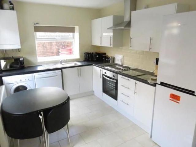 Room for rent in Kensington, Calderstones